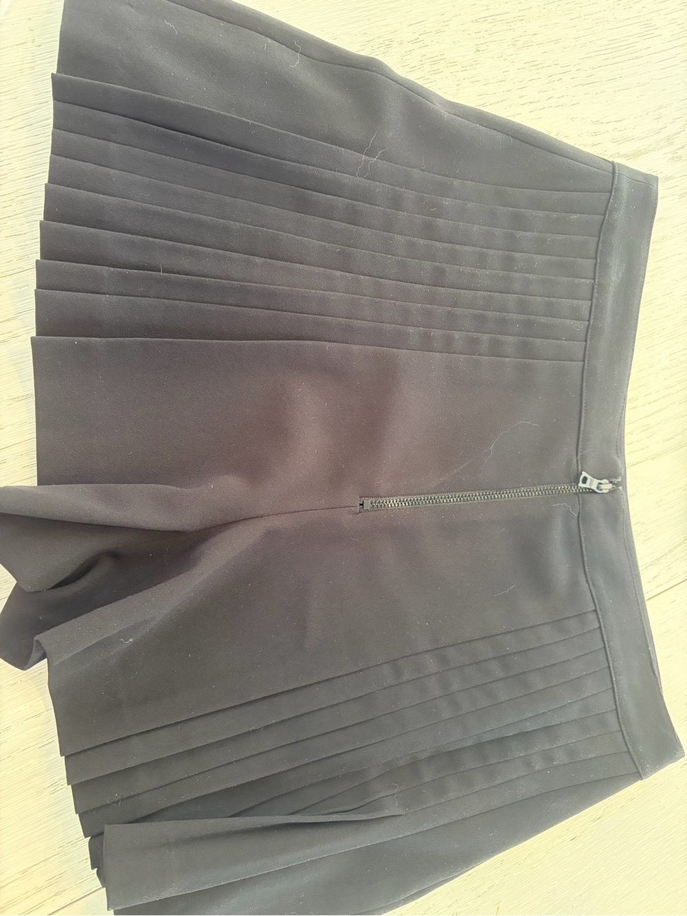 Alice + Olivia Black Pleated Skirt with Zip Detail - Picture 2 of 3
